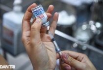 Hỏi đáp vắc xin Covid-19: Mũi một Moderna, mũi 2 Pfizer có tăng nguy cơ? Hỏi đáp vắc xin Covid-19: Mũi một Moderna, mũi 2 Pfizer có tăng nguy cơ?